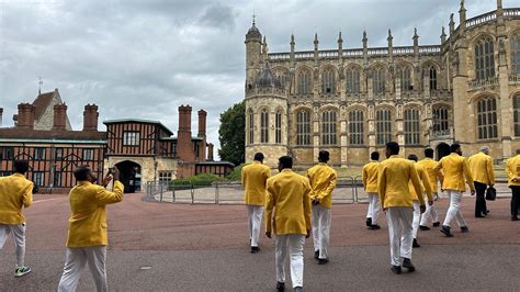 kingcomx|At Windsor Castle, the Pope's cricket team clashes with the King's.